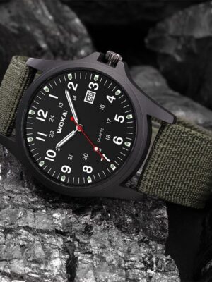 Sporty Nylon Strap Mens Quartz Watch Minimalist Design