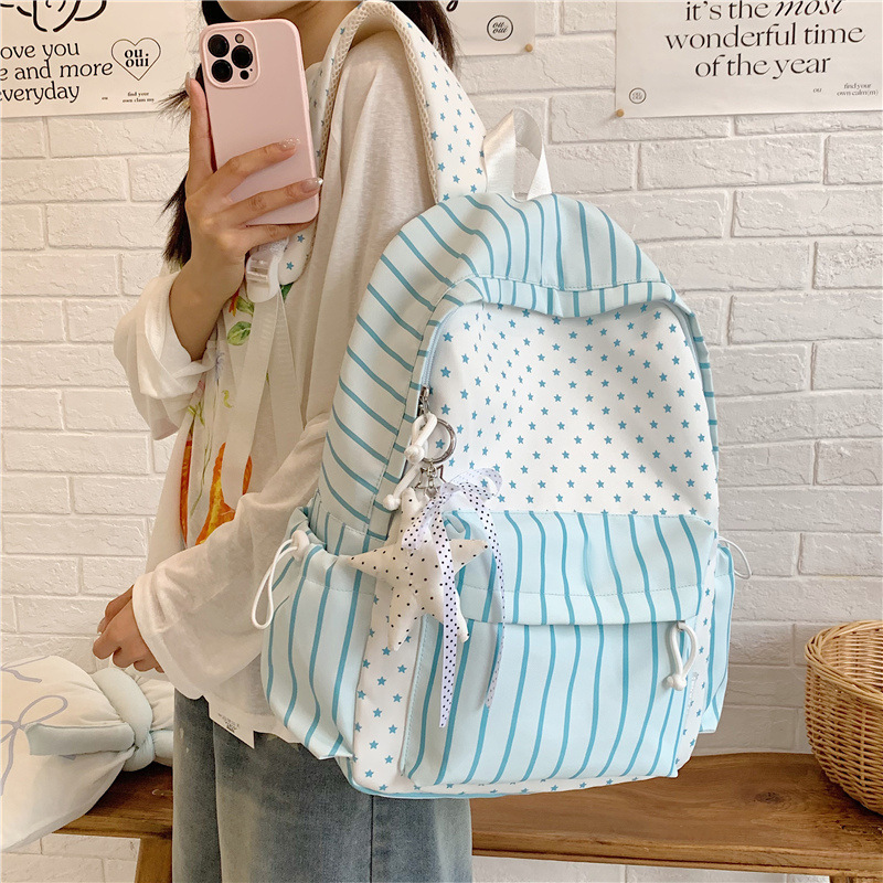 Student Lightweight Backpack For Commuting And Travel With A Great-looking Design